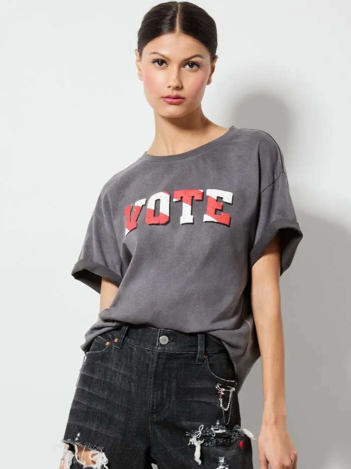 Alice Olivia TOPS WOMEN AO X I AM A VOTERreg EVAN OVERSIZED TEE United