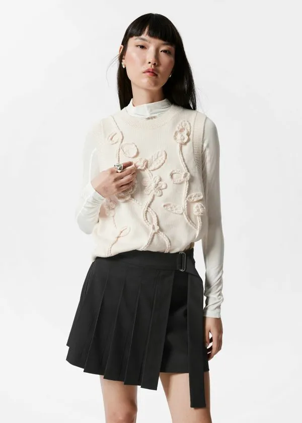 and Other Stories FloralAppliqu Sweater Vest Cream Women Knitwear