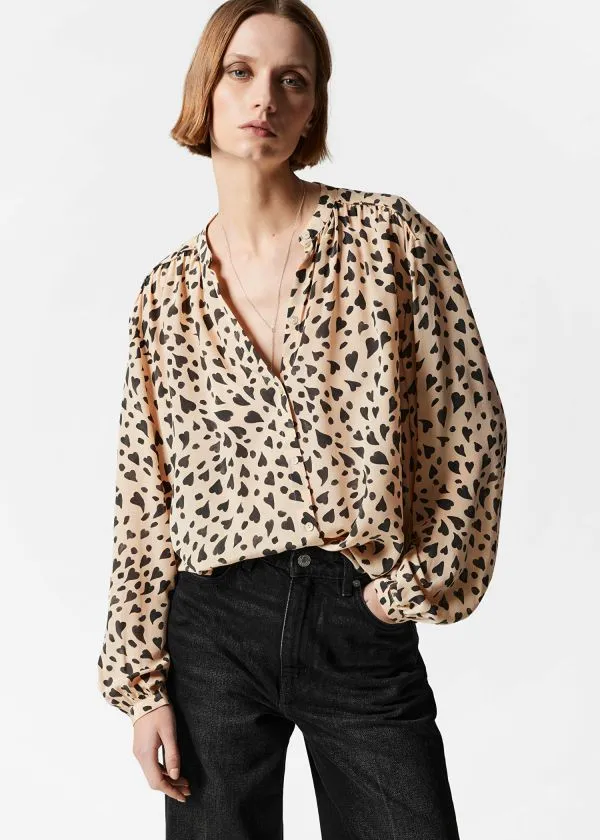 and Other Stories Relaxed Silk Blouse Beige Heart Pattern Women Blouses and Shirts and Other Stories Relaxed Silk Blouse Beige Heart Pattern Women Blouses and Shirts