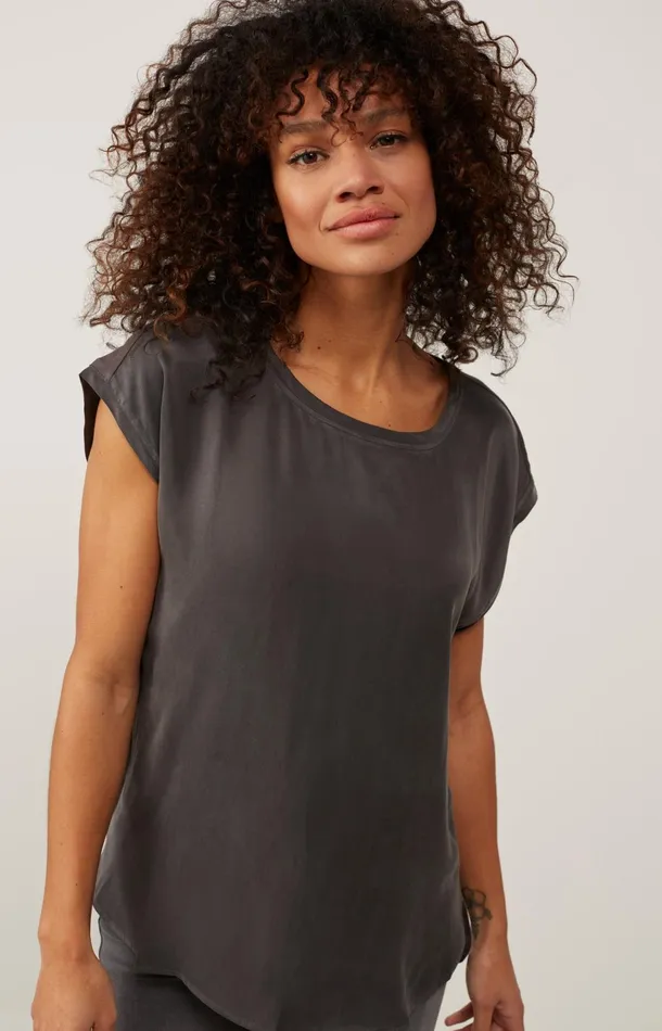 Basic Mixed Fabric Top With Round Neck And Cap Sleeves Pirate Black Women YAYA Tops Basic Mixed Fabric Top With Round Neck And Cap Sleeves Pirate Black Women YAYA Tops