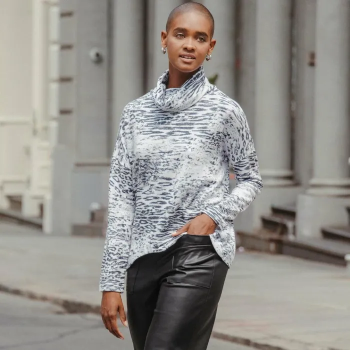 Cozy Shimmer Texture 8211 Tipped Hem Sweater Top 8211 Snow Leopard 8211 Final Sale Women Clara Sunwoo Sweaters