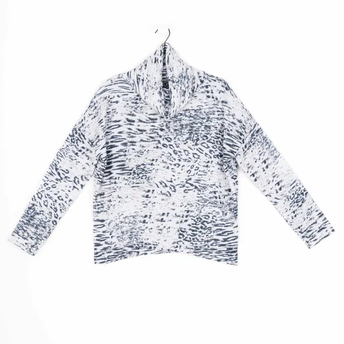 Cozy Shimmer Texture 8211 Tipped Hem Sweater Top 8211 Snow Leopard 8211 Final Sale Women Clara Sunwoo Sweaters
