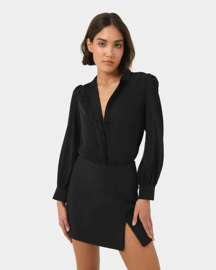 Forcast Frances Embroidery Blouse Black Women TShirts and Tops