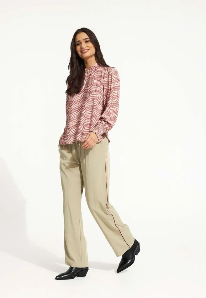 IN FRONT BLOUSES SHIRTS Women SHIRLEY BLOUSE 16546 208 Blush Rose 208 IN FRONT BLOUSES SHIRTS Women SHIRLEY BLOUSE 16546 208 Blush Rose 208