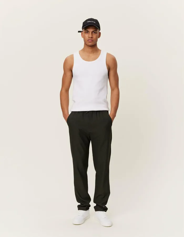 Men Les Deux Pants Como Tapered Drawstring Pants 8211 Seasonal 8211 Deep ForestCharcoal
