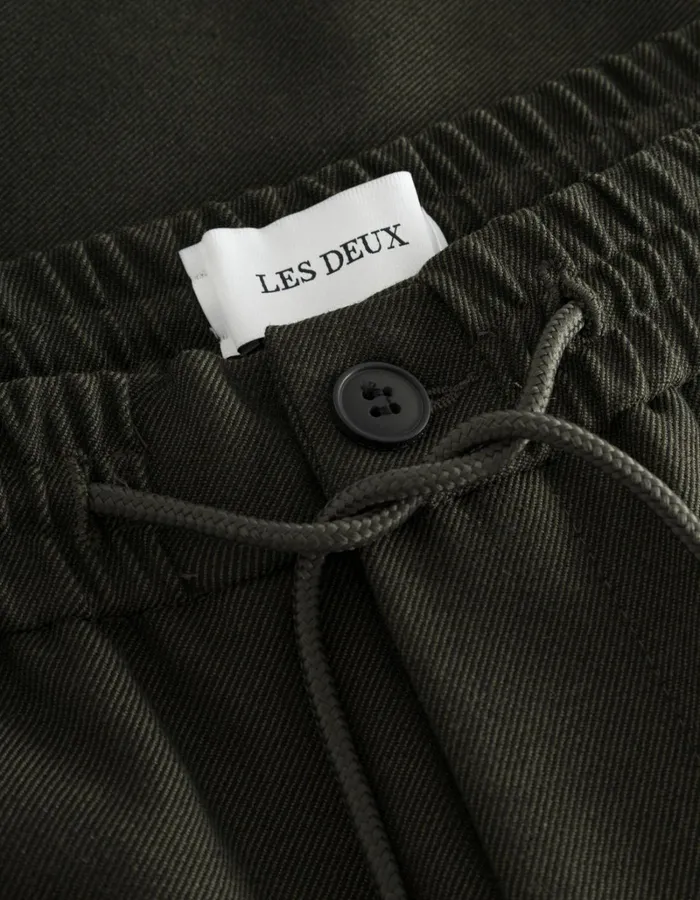 Men Les Deux Pants Como Tapered Drawstring Pants 8211 Seasonal 8211 Deep ForestCharcoal