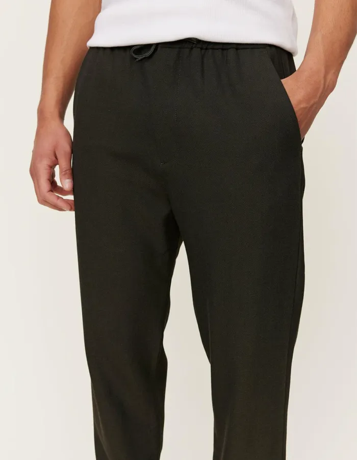 Men Les Deux Pants Como Tapered Drawstring Pants 8211 Seasonal 8211 Deep ForestCharcoal