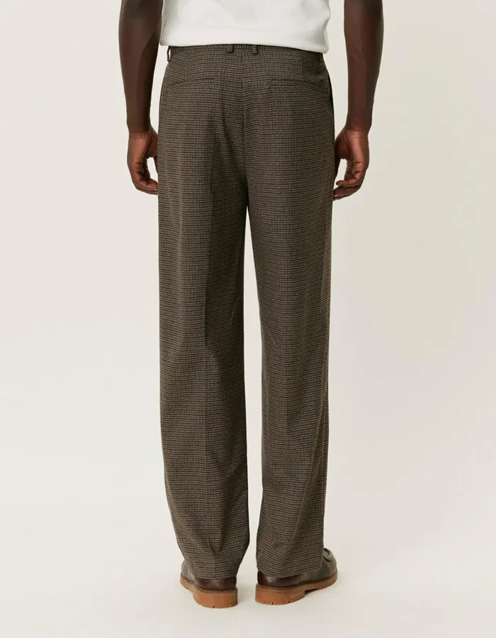 Men Les Deux Pants Reece Check Pleated Suit Pants 20 8211 Warm SandDark Navy Check