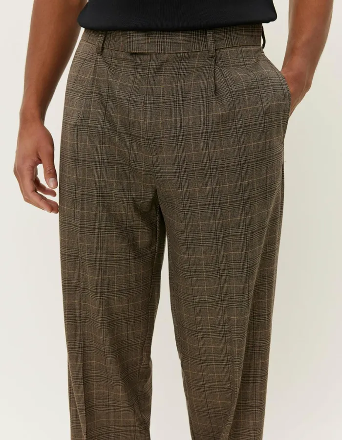 Men Les Deux Pants Reece Pleated Check Suit Pants 8211 Mountain GreyDark Sand