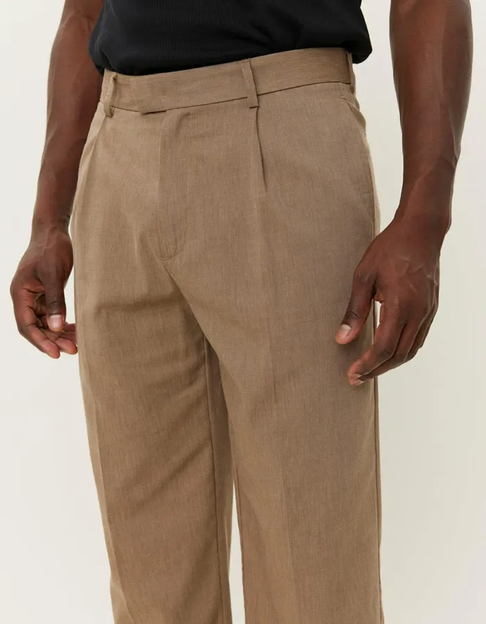 Men Les Deux Pants Reece Pleated Slub Suit Pants 8211 Walnut