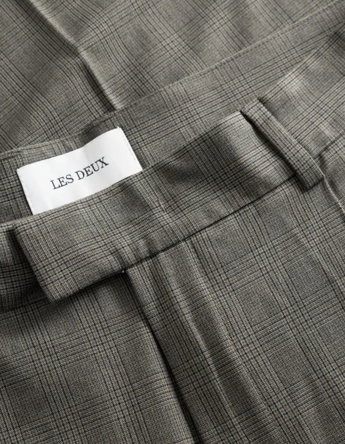 Men Les Deux Pants Reece Pleated Suit Pants 8211 GreyBlack Check Men Les Deux Pants Reece Pleated Suit Pants 8211 GreyBlack Check