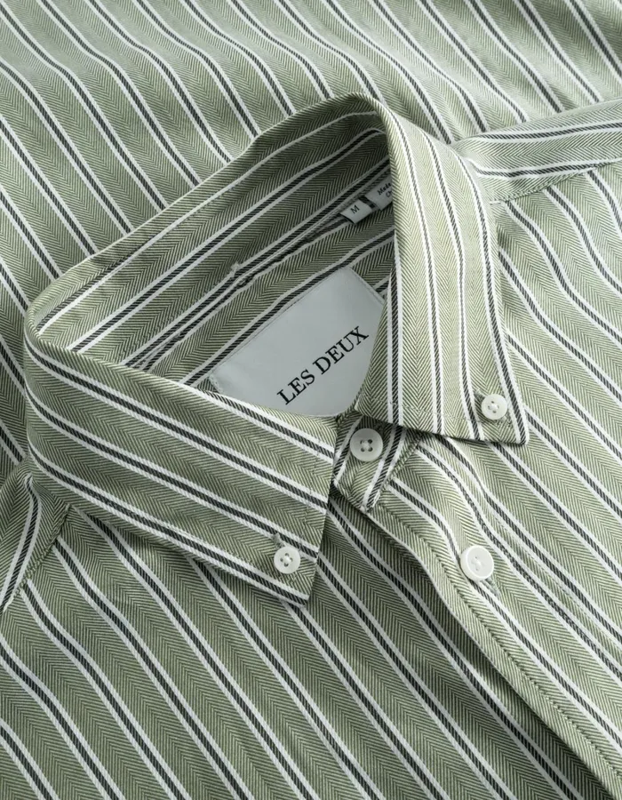Men Les Deux ShirtsOvershirts Kolton Herringbone Poplin Shirt 8211 WhiteChive Green