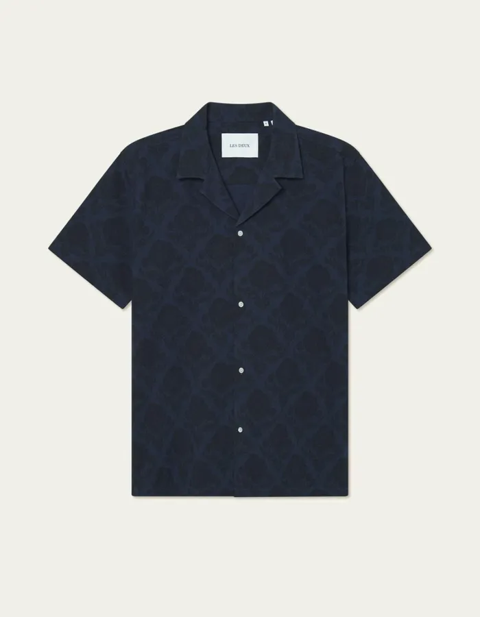 Men Les Deux ShirtsOvershirts Lesley Flower Tile AOP SS Shirt 8211 NavyDark Navy Men Les Deux ShirtsOvershirts Lesley Flower Tile AOP SS Shirt 8211 NavyDark Navy