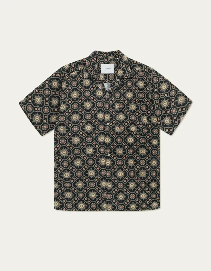 Men Les Deux ShirtsOvershirts Tapestry SS Shirt 8211 BlackSurplus Green