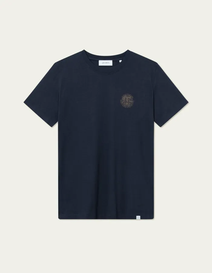 Men Les Deux Tshirts Globe TShirt 8211 Dark NavyTobacco Brown