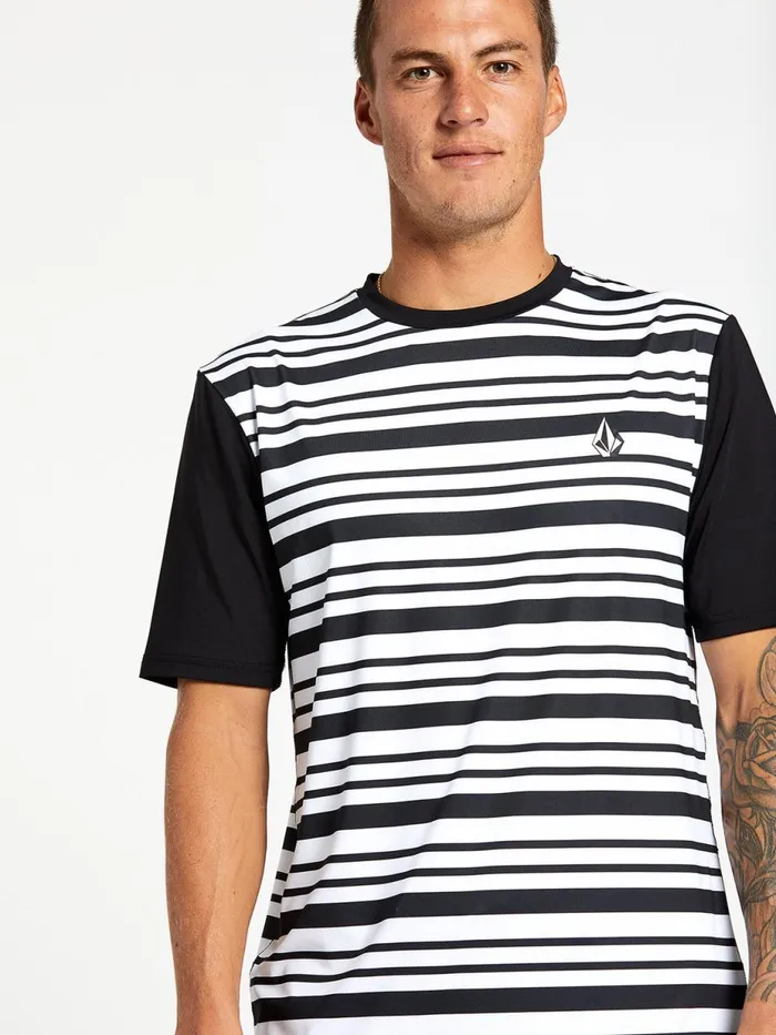 Mens Rashguards Volcom Rhodes Short Sleeve UPF 50 Rasghuard 8211 Black