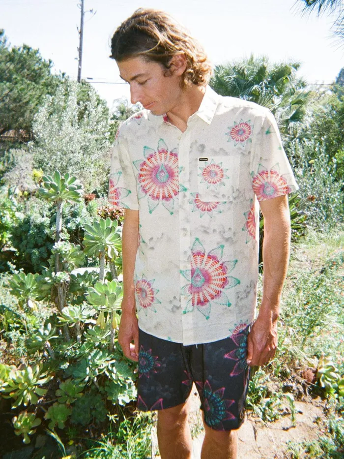 Mens Shirts and Flannels Volcom Star Shields Featured Artist Short Sleeve Shirt 8211 Coconut Mens Shirts and Flannels Volcom Star Shields Featured Artist Short Sleeve Shirt 8211 Coconut