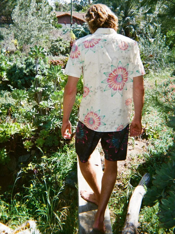 Mens Shirts and Flannels Volcom Star Shields Featured Artist Short Sleeve Shirt 8211 Coconut