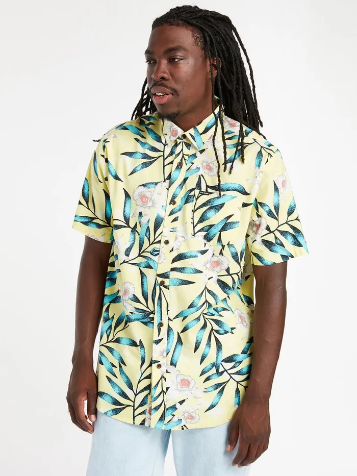 Mens Shirts and Flannels Volcom Tropical Hideout Short Sleeve Shirt 8211 Glimmer Yellow Mens Shirts and Flannels Volcom Tropical Hideout Short Sleeve Shirt 8211 Glimmer Yellow