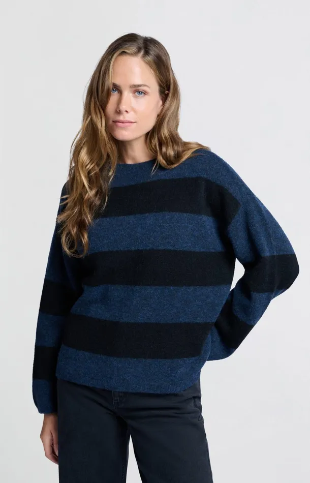Oversized Sweater With Wide Stripes And Long Sleeves Outer Space Blue Dessin Women YAYA Sweaters Oversized Sweater With Wide Stripes And Long Sleeves Outer Space Blue Dessin Women YAYA Sweaters