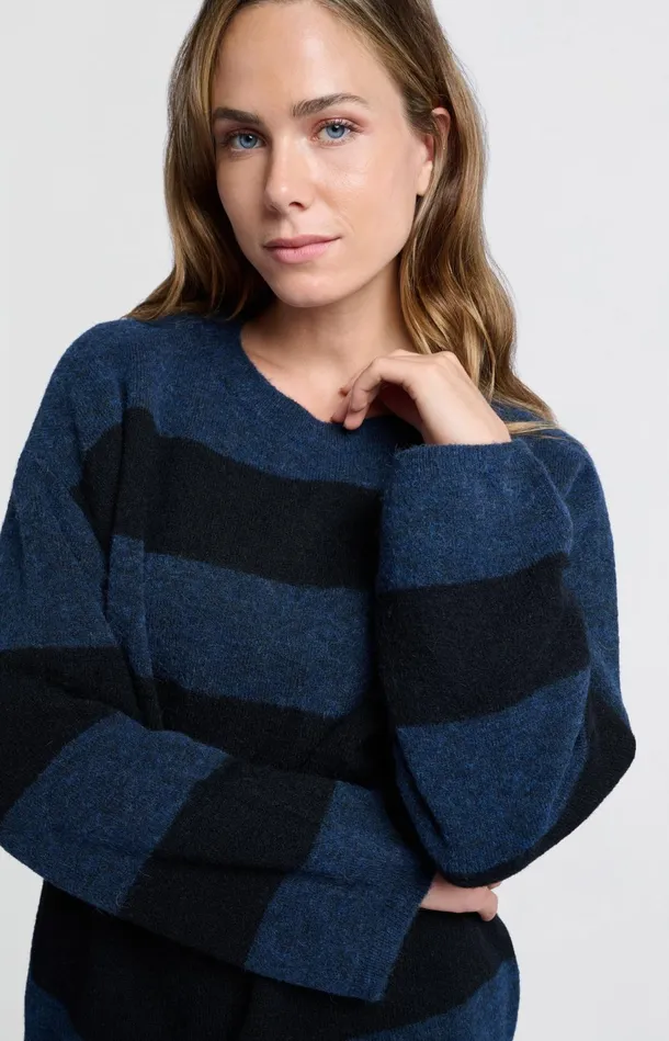 Oversized Sweater With Wide Stripes And Long Sleeves Outer Space Blue Dessin Women YAYA Sweaters Oversized Sweater With Wide Stripes And Long Sleeves Outer Space Blue Dessin Women YAYA Sweaters