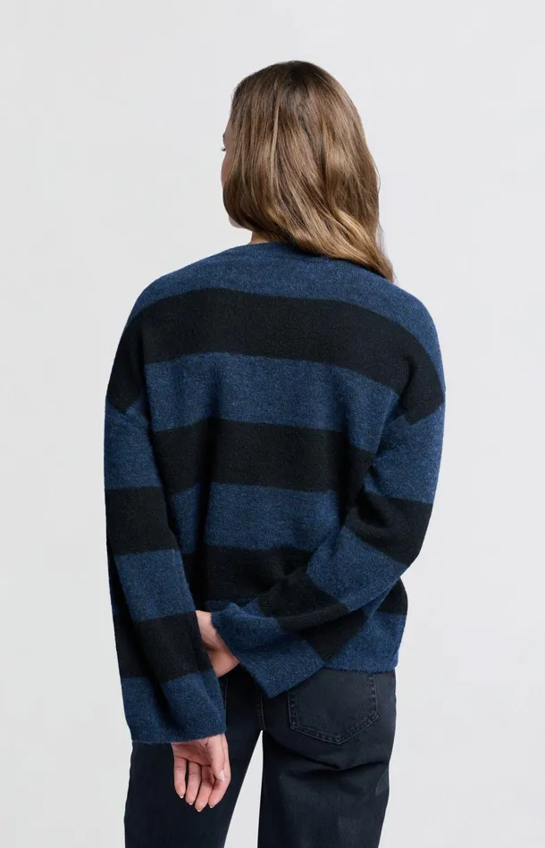Oversized Sweater With Wide Stripes And Long Sleeves Outer Space Blue Dessin Women YAYA Sweaters Oversized Sweater With Wide Stripes And Long Sleeves Outer Space Blue Dessin Women YAYA Sweaters