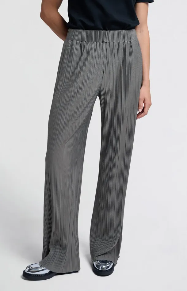 Pleated Trousers With Elastic Waistband And Wide Legs Dark Metal Grey Women YAYA Trousers Pleated Trousers With Elastic Waistband And Wide Legs Dark Metal Grey Women YAYA Trousers