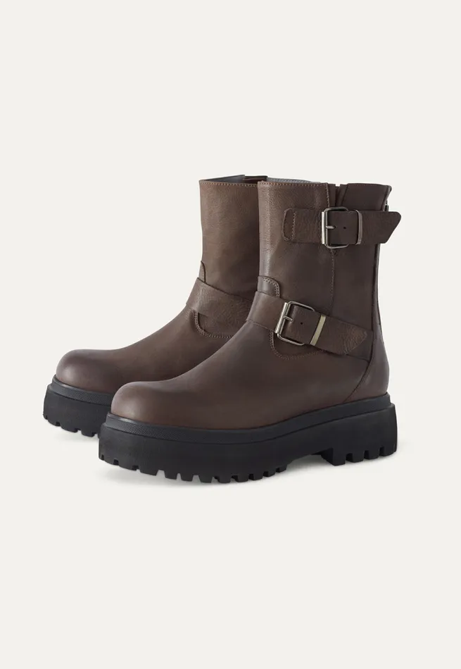 Poetry Fashion Footwear Women Buckle Boots Chocolate