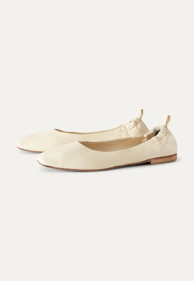 Poetry Fashion Footwear Women Squaretoe Pumps Ecru