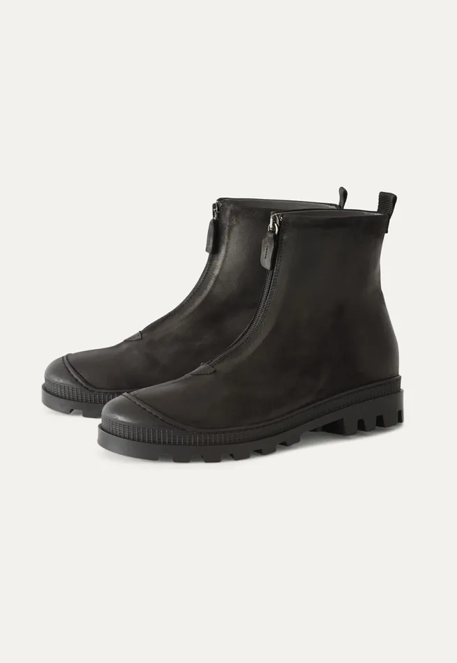 Poetry Fashion Footwear Women Zipfront Boots Black