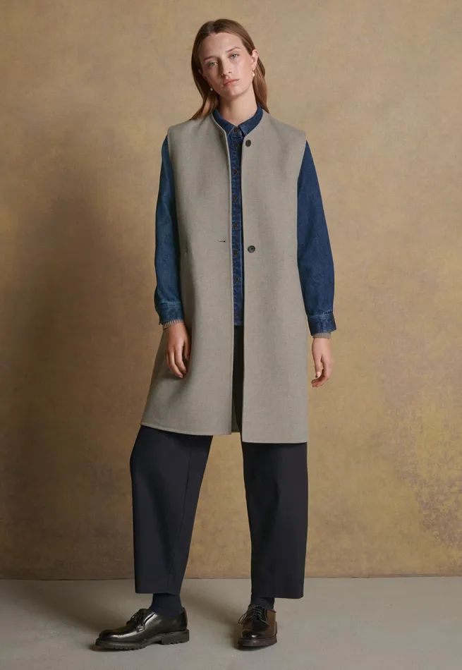 Poetry Fashion Shirts and Tunics Women Sleeveless Coat Soft Taupe