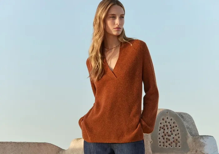 Poetry Fashion Sweaters Women Vneck Sweater Chilli