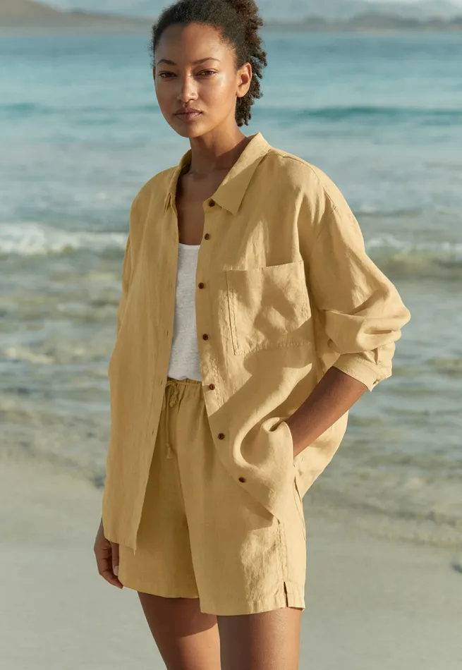 Poetry Fashion Trousers and Shorts Women Pullon Shorts Soft Gold