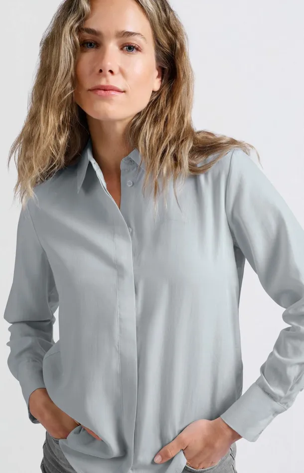Soft Basic Blouse With Long Sleeves And Collar Gray Dawn Blue Women YAYA Blouses Soft Basic Blouse With Long Sleeves And Collar Gray Dawn Blue Women YAYA Blouses