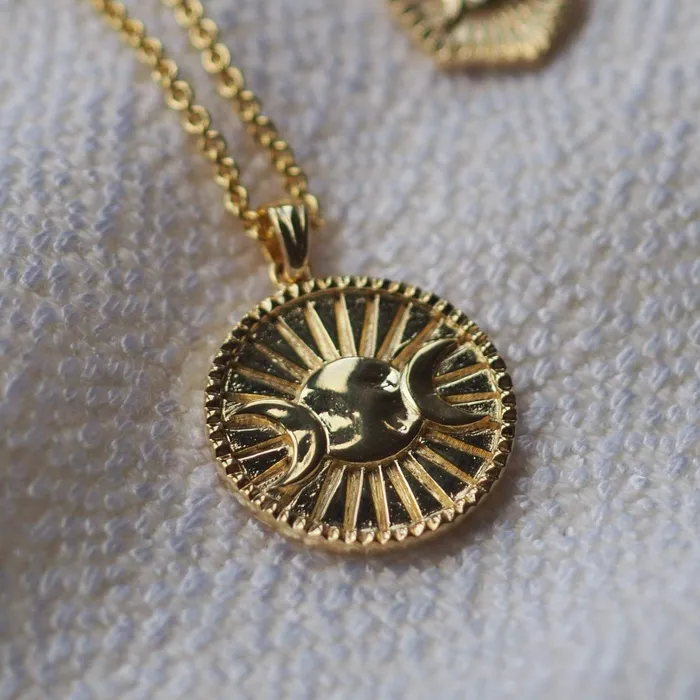 Women Este X Daisy Goddess Daisy London Jewellery Este Lalonde Goddess Medallion Pendant Necklace 18Ct Gold Plate
