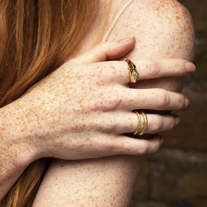 Women Este X Daisy Goddess Daisy London Jewellery Este Lalonde Goddess Signet Ring 18Ct Gold Plate
