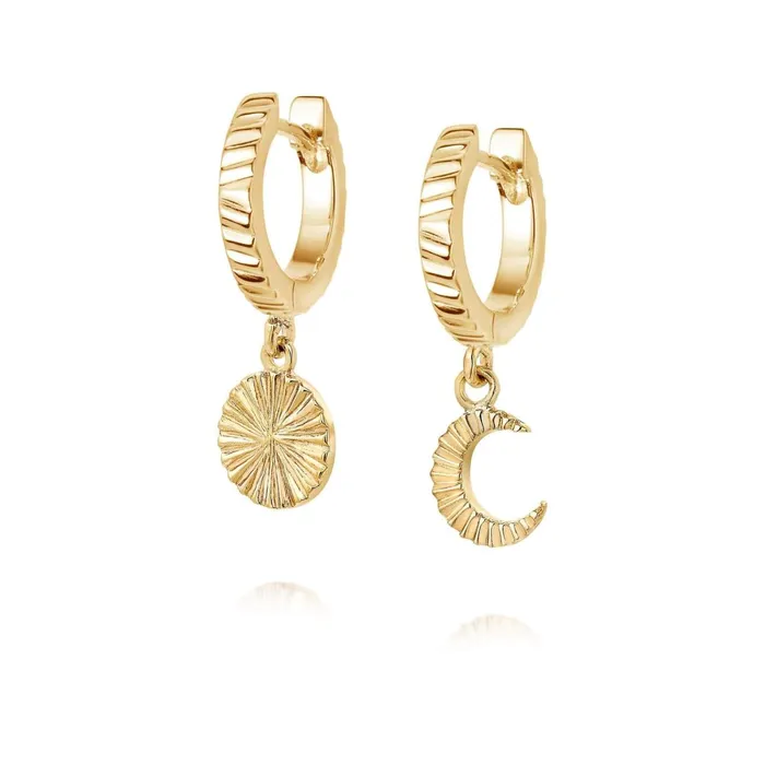 Women Este X Daisy Goddess Daisy London Jewellery Este Lalonde Luna Huggie Charm Earrings 18Ct Gold Plate Women Este X Daisy Goddess Daisy London Jewellery Este Lalonde Luna Huggie Charm Earrings 18Ct Gold Plate