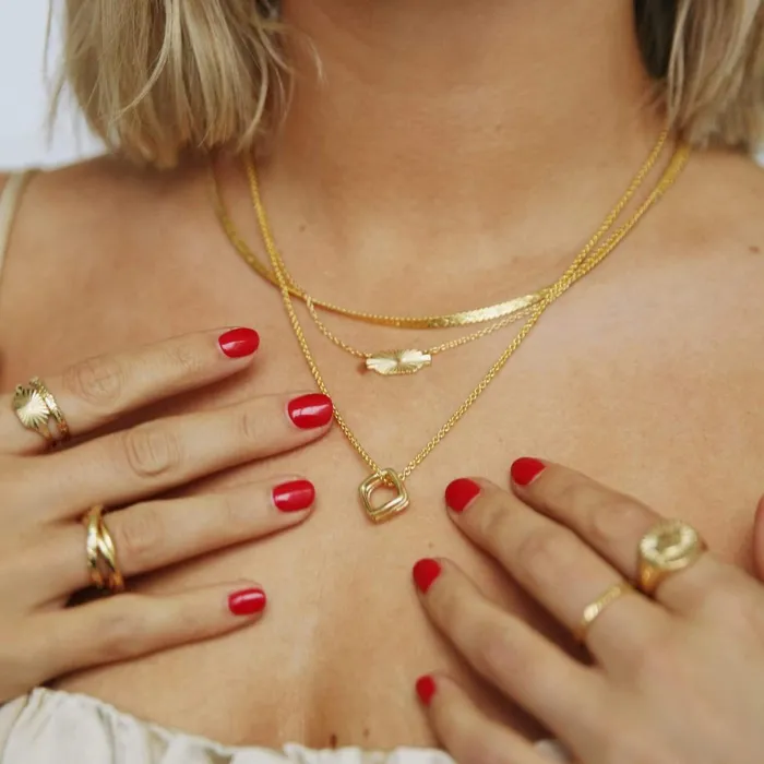 Women Este X Daisy Original Daisy London Jewellery Este Lalonde Mini Sunburst Shield Necklace 18Ct Gold Plate