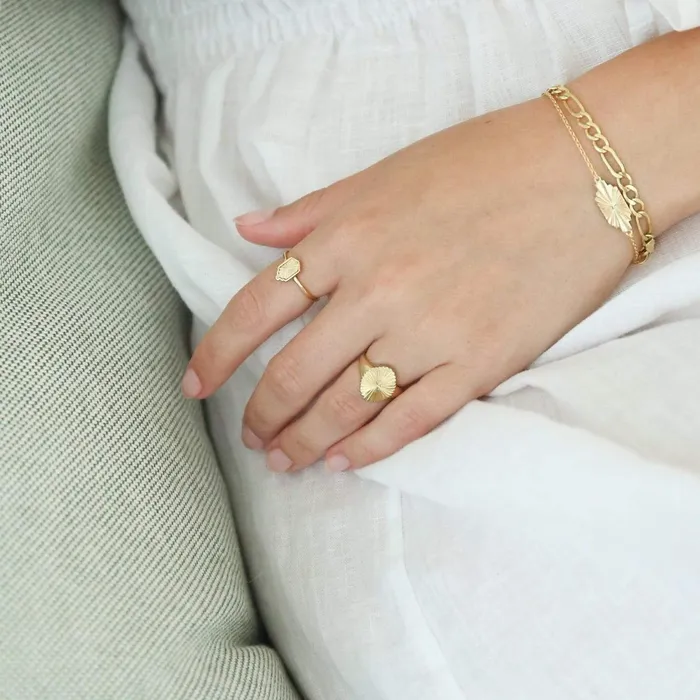 Women Este X Daisy Original Daisy London Jewellery Este Lalonde Mini Sunburst Shield Ring 18Ct Gold Plate