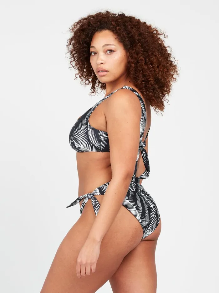 Womens EcoTrue Swim Volcom Stay Or Leaf Scoop Plus Size Bikini Top 8211 Black Womens EcoTrue Swim Volcom Stay Or Leaf Scoop Plus Size Bikini Top 8211 Black
