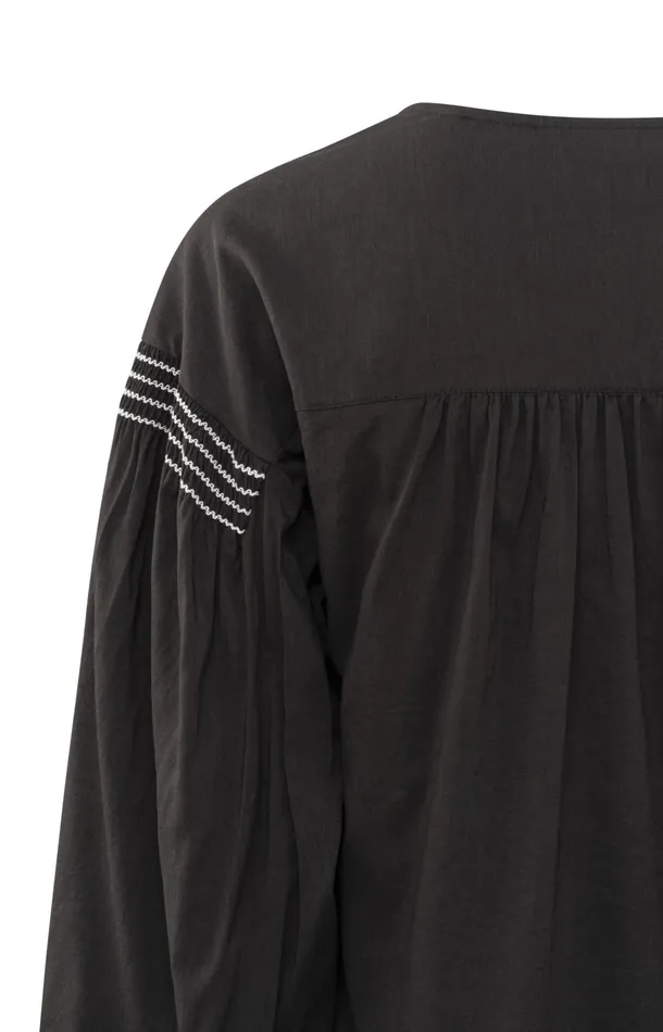 Woven Top With Vneck Long Sleeves And Shoulder Details Licorice Black Women YAYA Blouses Woven Top With Vneck Long Sleeves And Shoulder Details Licorice Black Women YAYA Blouses